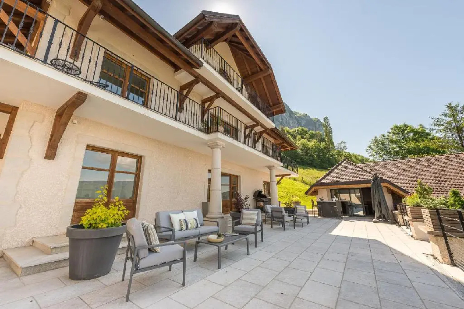 La Corniche Prestige, Luxury Villa with private Wellness and Spa by LocationlacAnnecy, LLA Selections