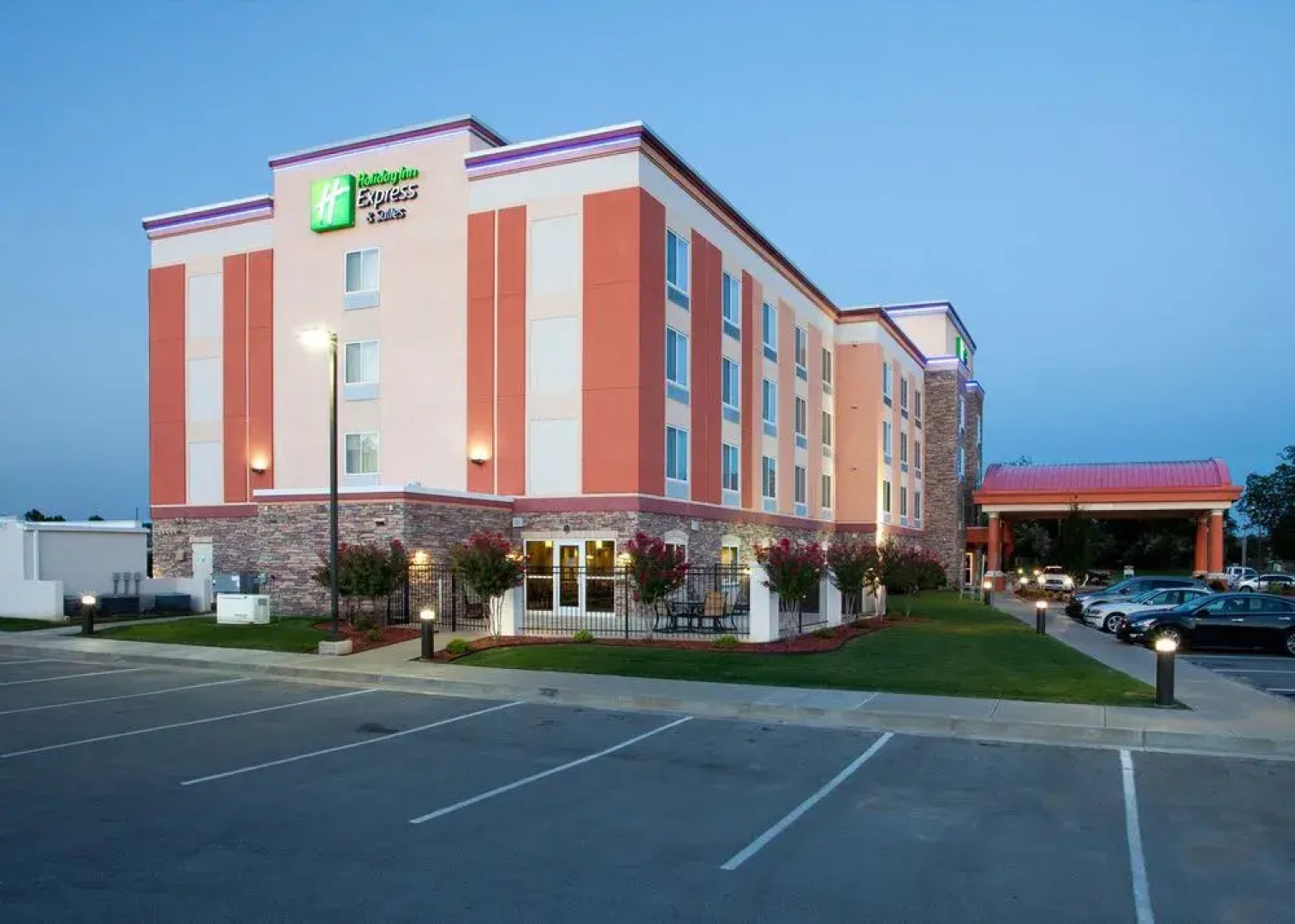 Holiday Inn Express & Suites Tulsa South Bixby