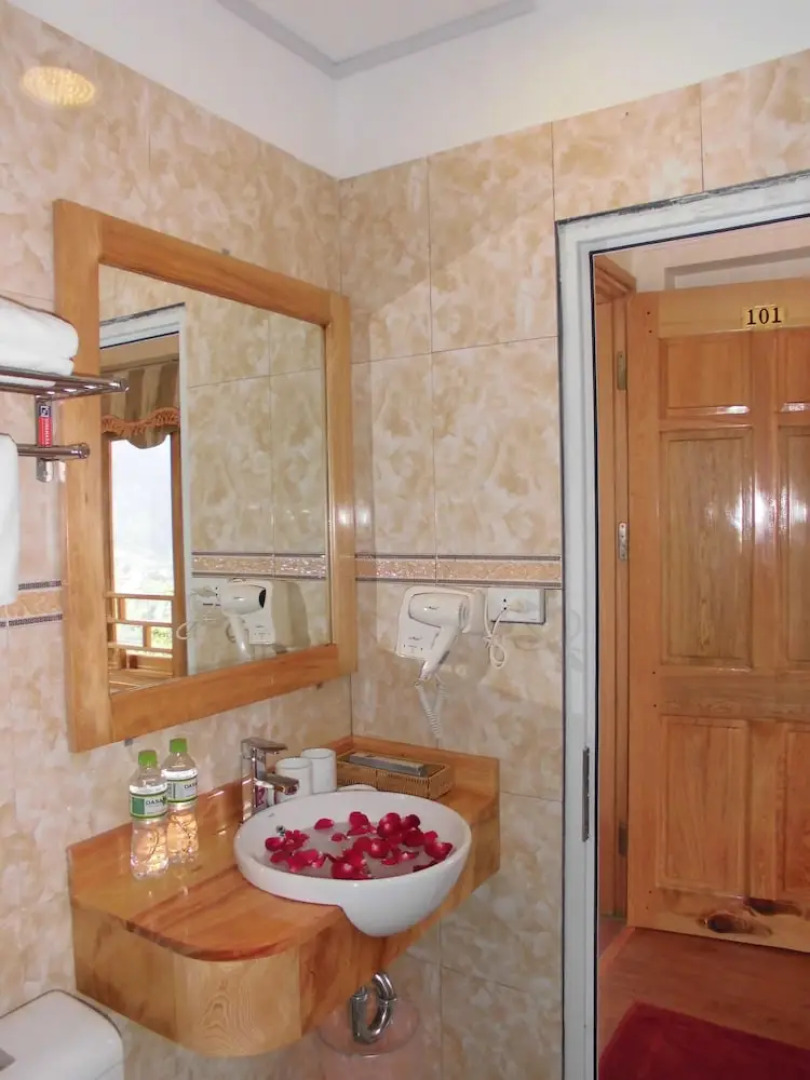 Eden Mountain View Hotel