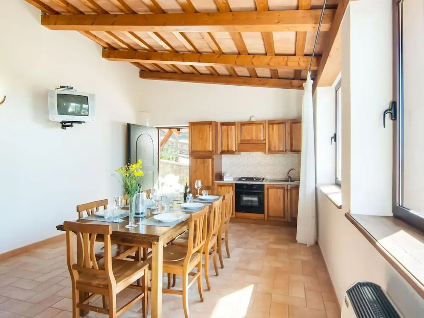 Agriturismo in the Appenines with Covered Swimming Pool & Hot Tub