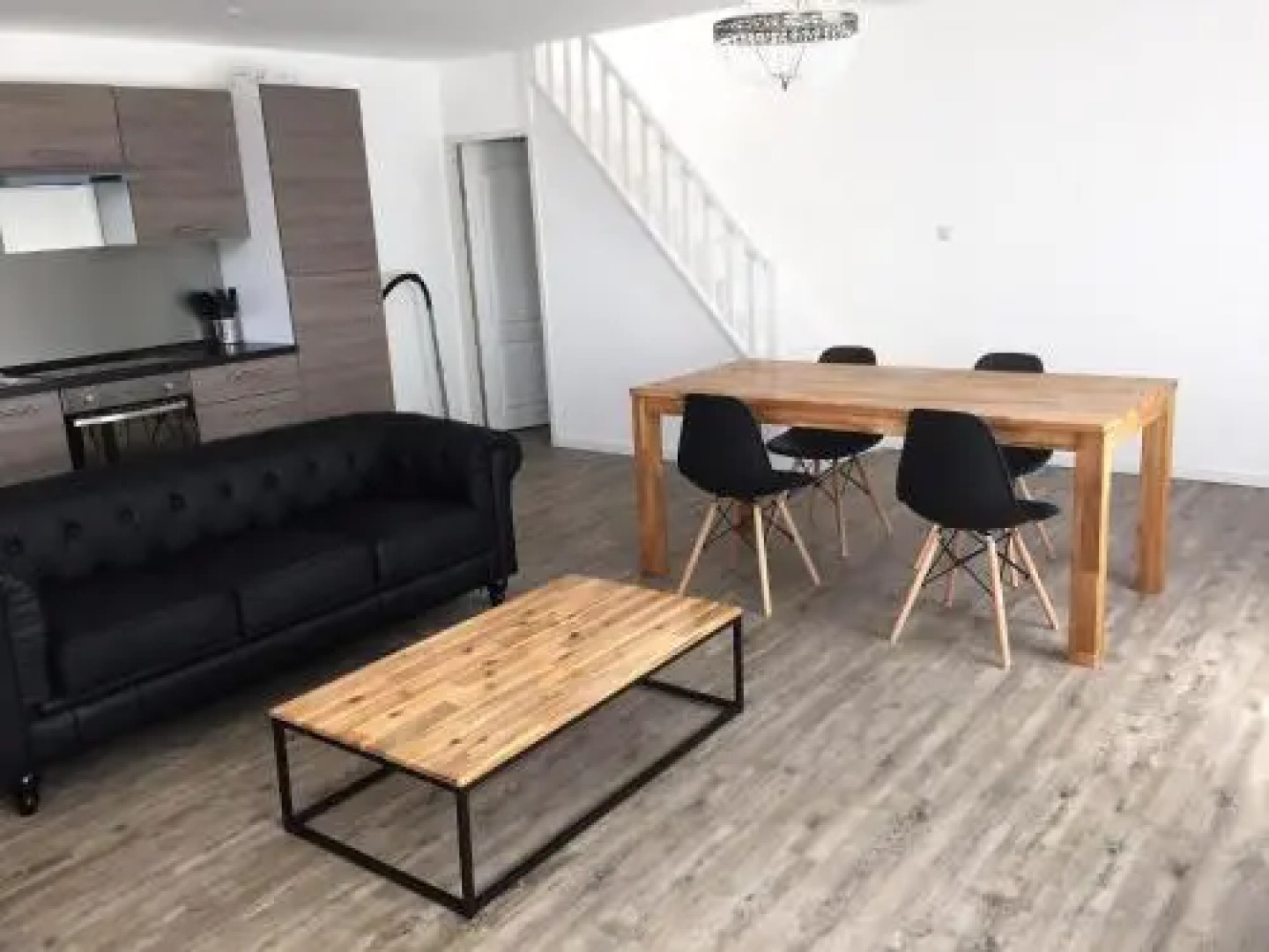 Maison neuve au pied des vignes