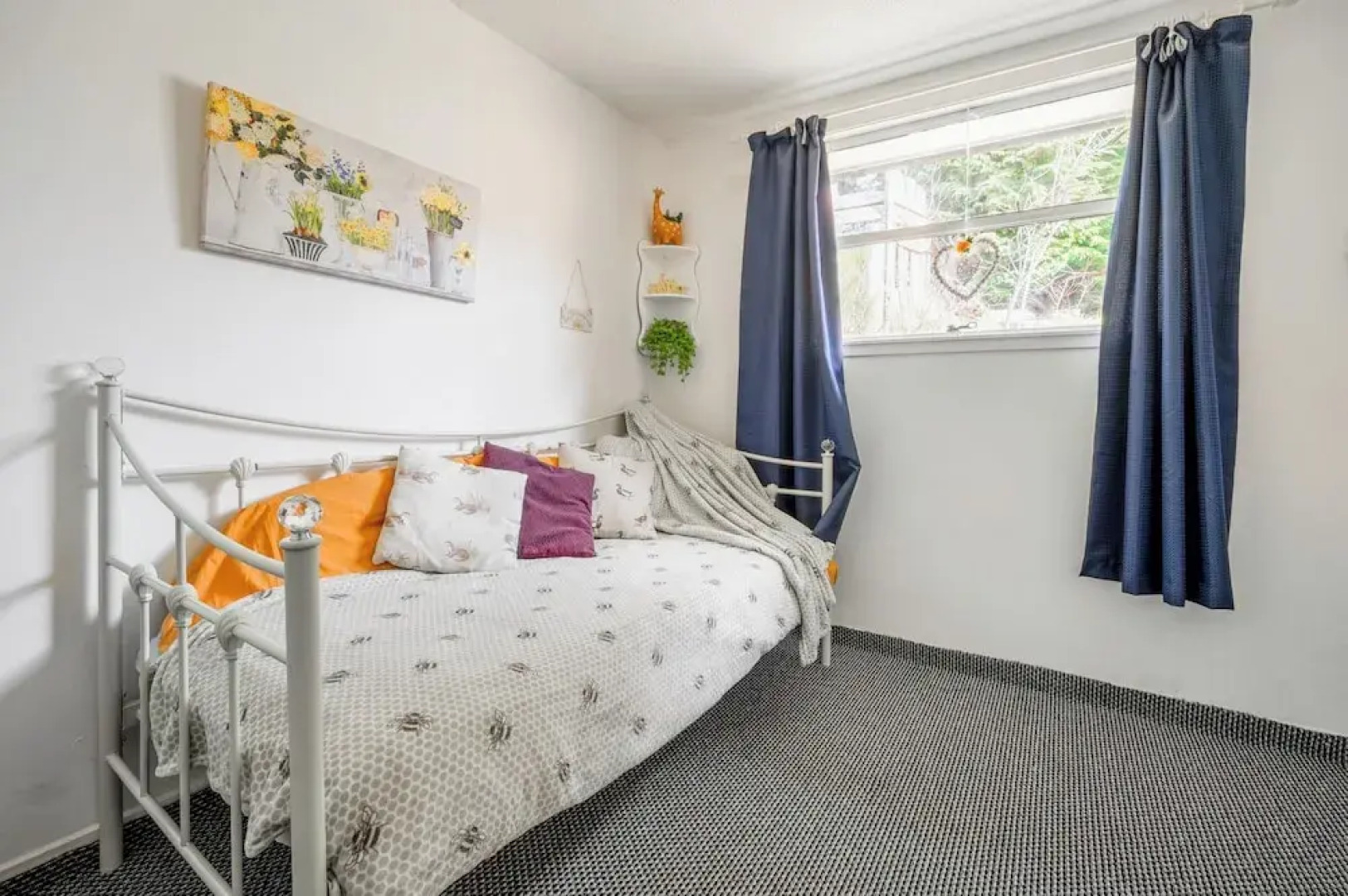 Cozy Chalet in Strathpeffer Highlands, River Views