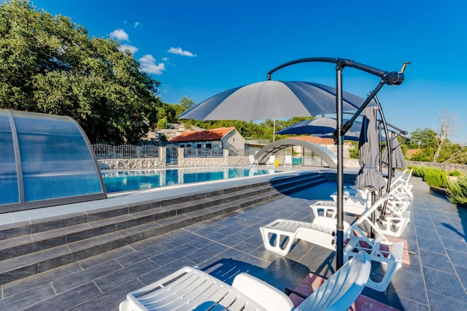 Holiday Home Flying Stars