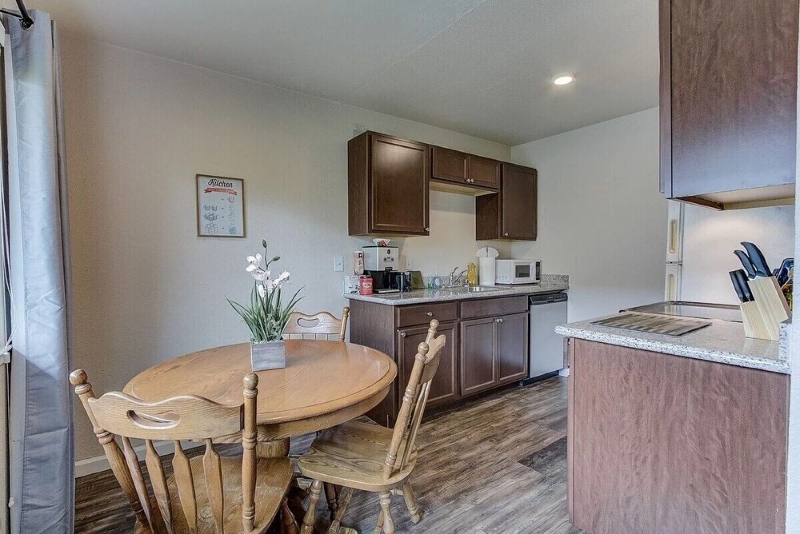 Comfy 2-bedroom, 5min to Concord Bart