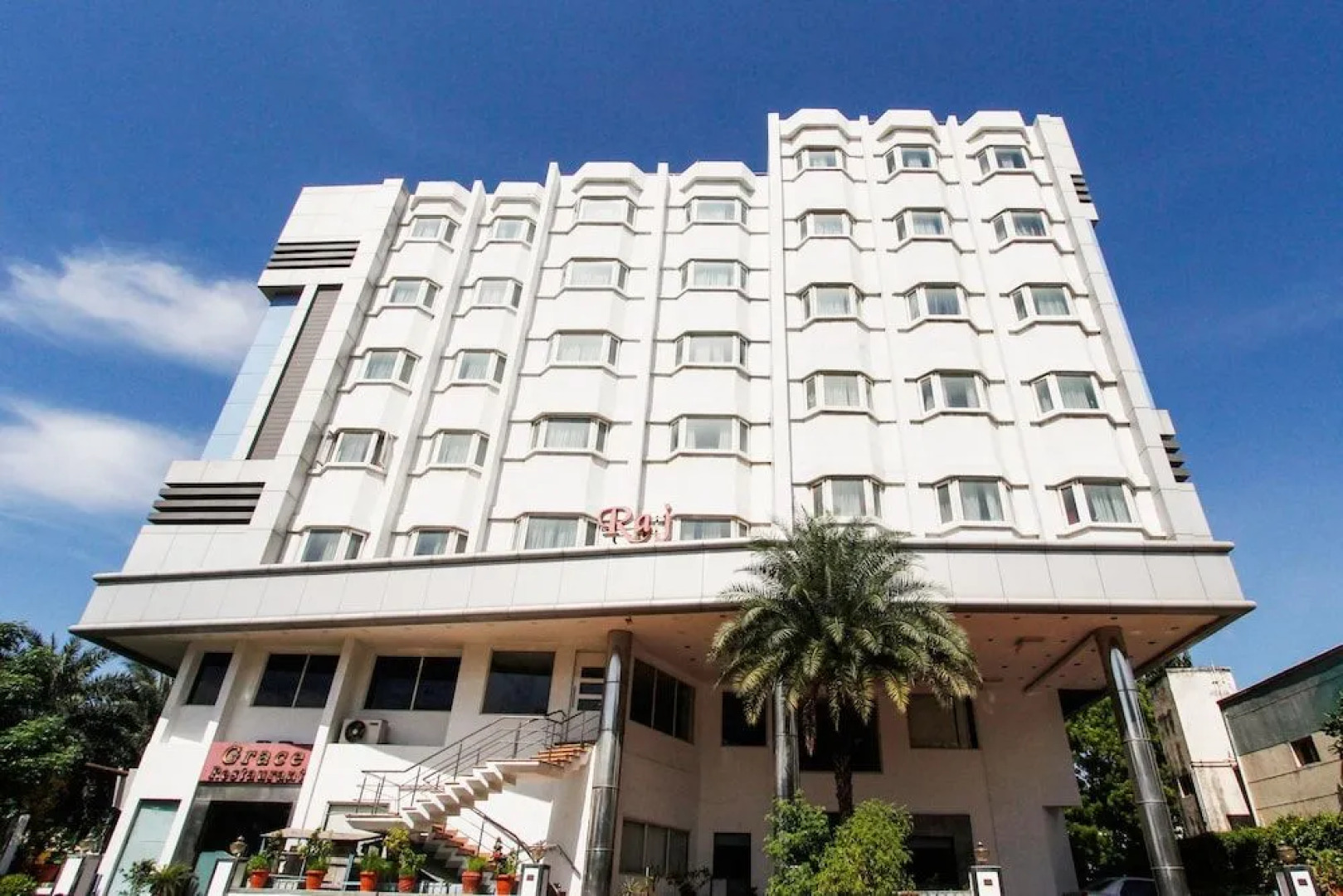 Capital O 61144 Hotel Raj