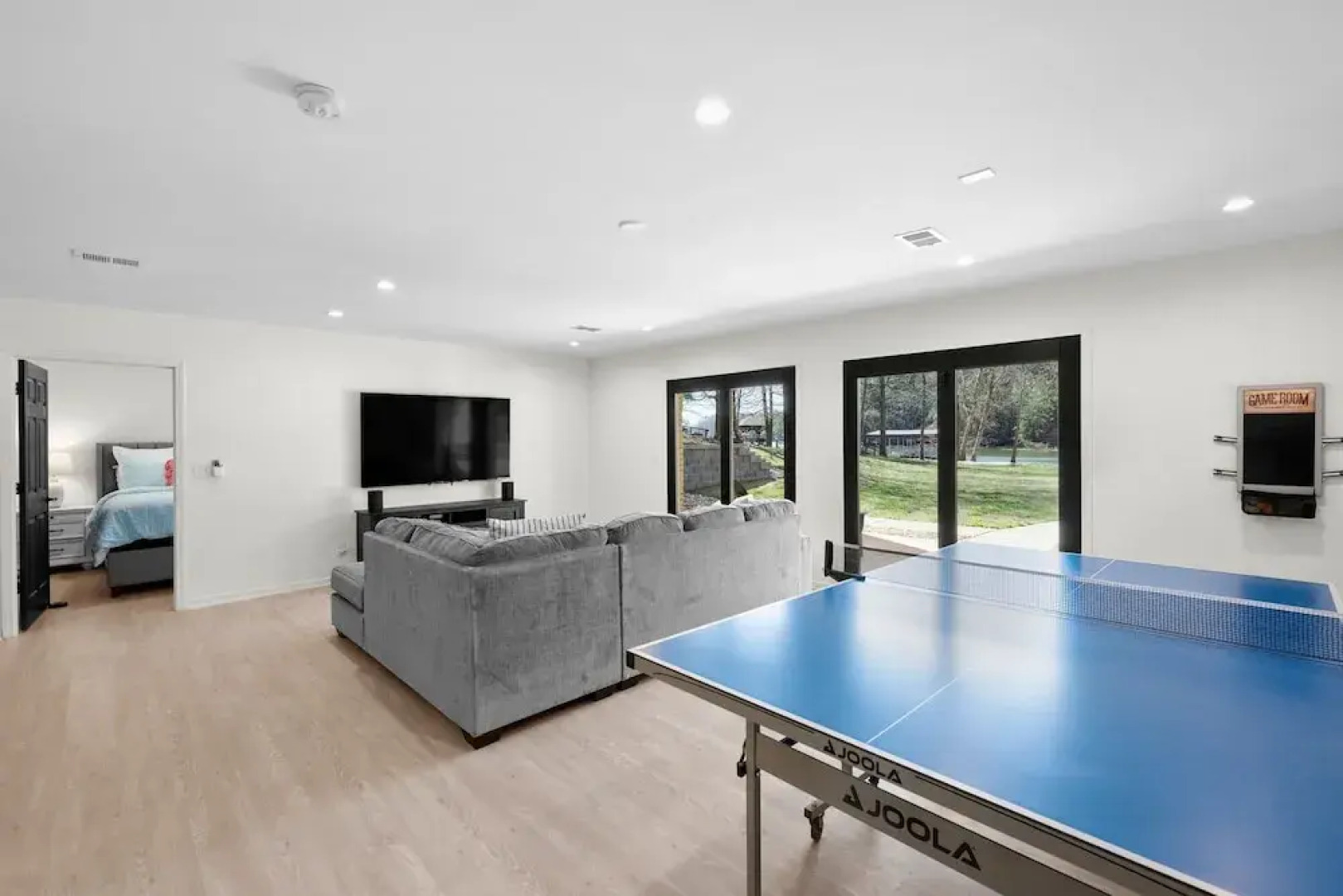 Knotty Pines by Avantstay Lake Views Renovated