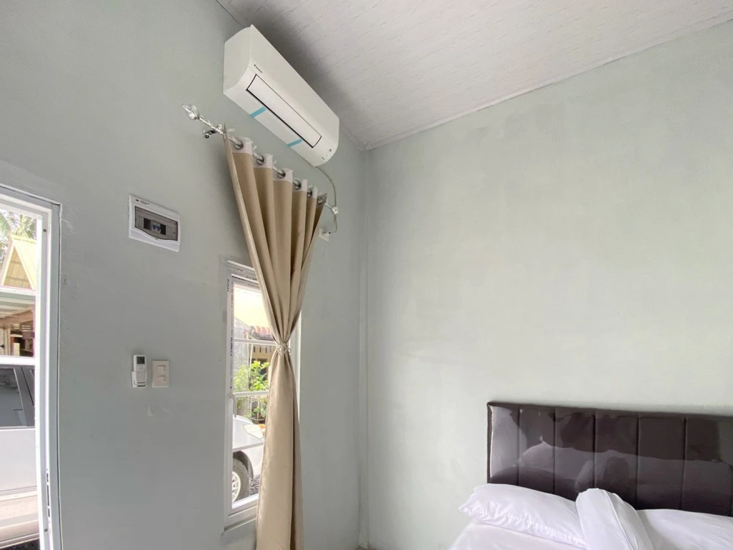 RedDoorz Syariah near Kantor Bupati Pantai Pandan