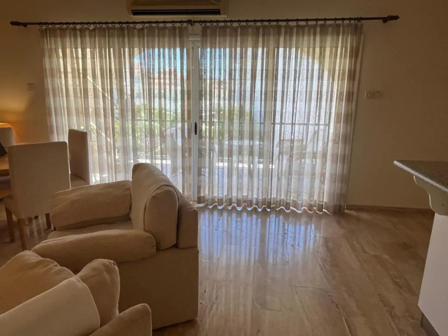 Seaview apartment with roof terrace