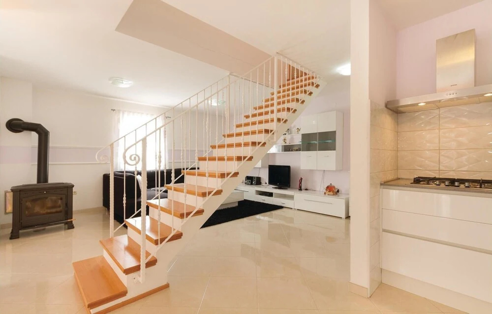 Stunning Home in Rovinjsko Selo With Wifi and 2 Bedrooms