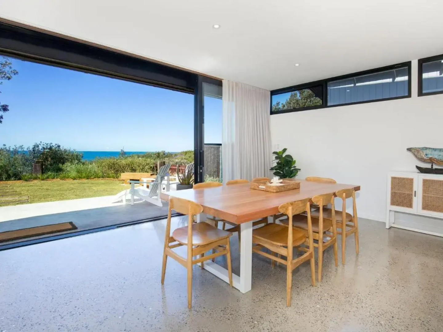 Banksia I Absolute Beachfront