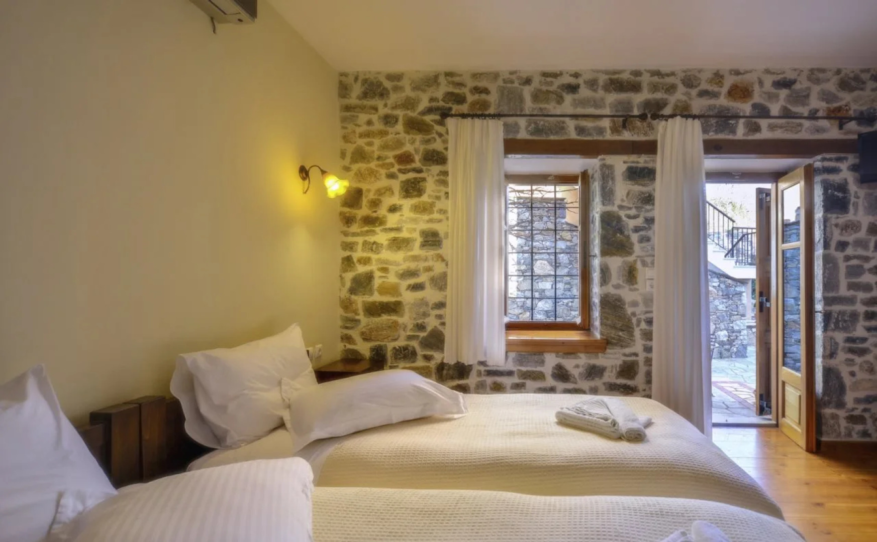 Eos Authentic Experience