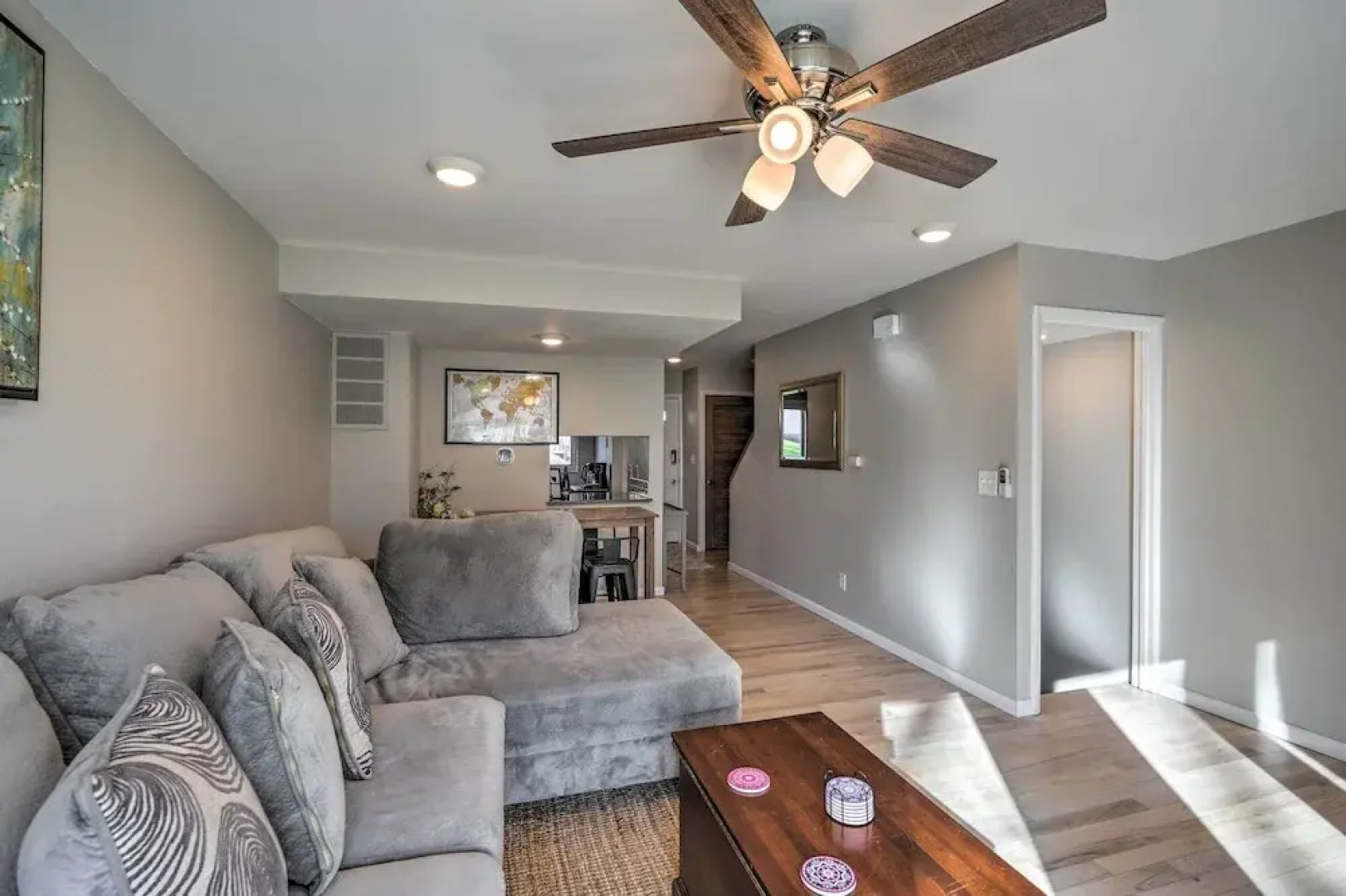 Lovely Iowa City Townhome ~ 3 Mi to Dtwn!