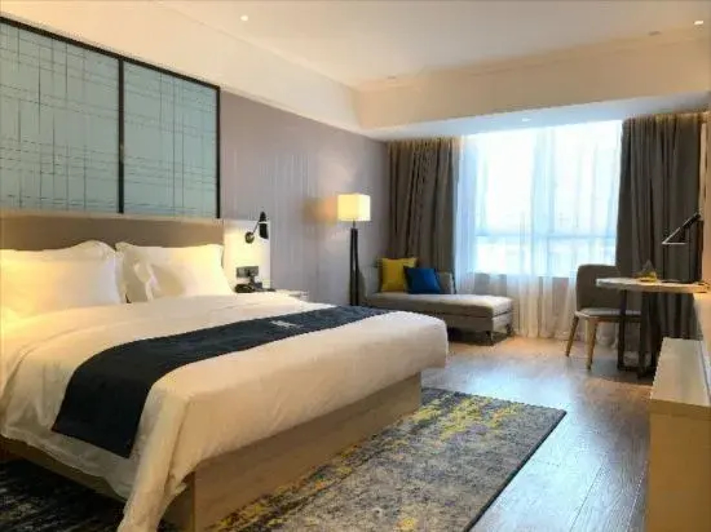 Echarm Hotel (Sihong Wutaishan Bridge)