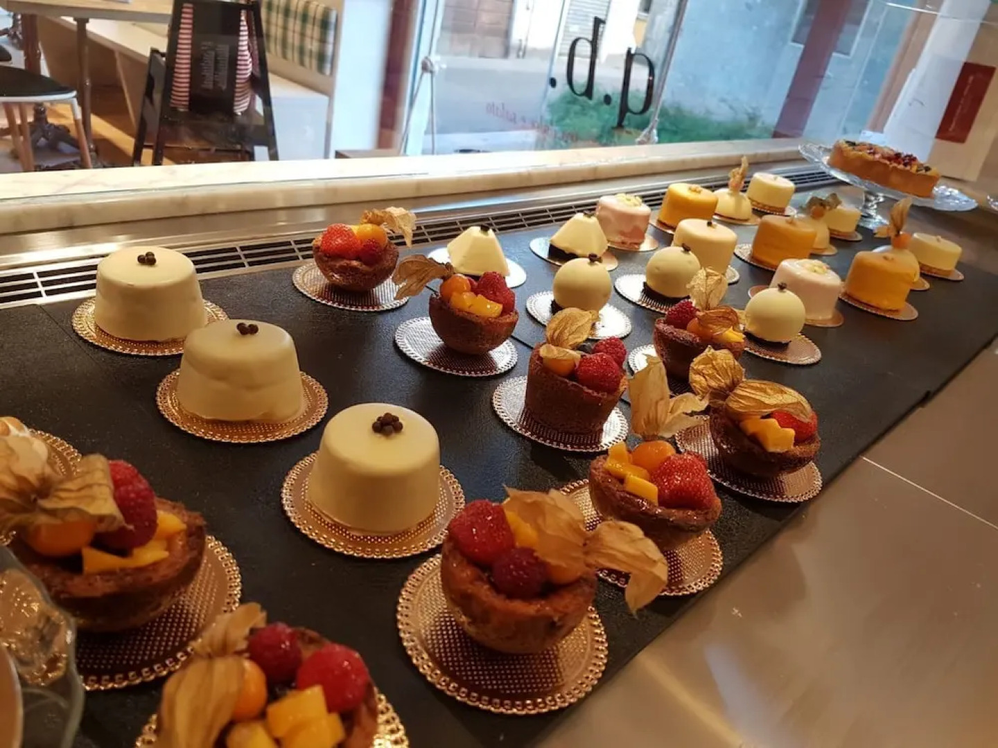 Monza City Rooms & Studios