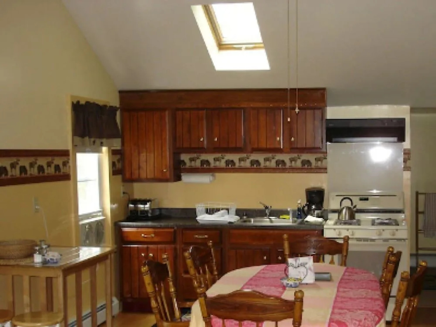 Spruce Moose Lodge and Cottages