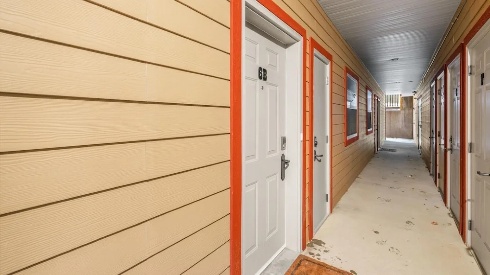 I Spy - Cozy Pet Friendly, Ski In/Ski Out Condo with Private Hot Tub