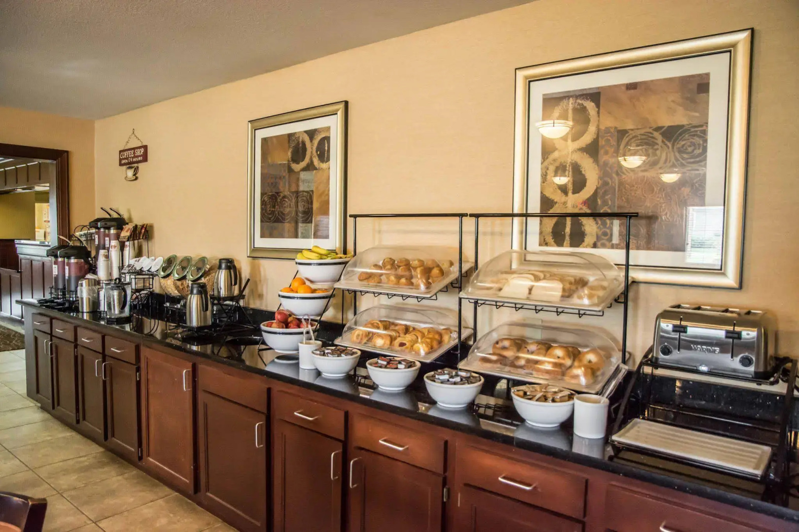 Comfort Inn & Suites Cincinnati Eastgate