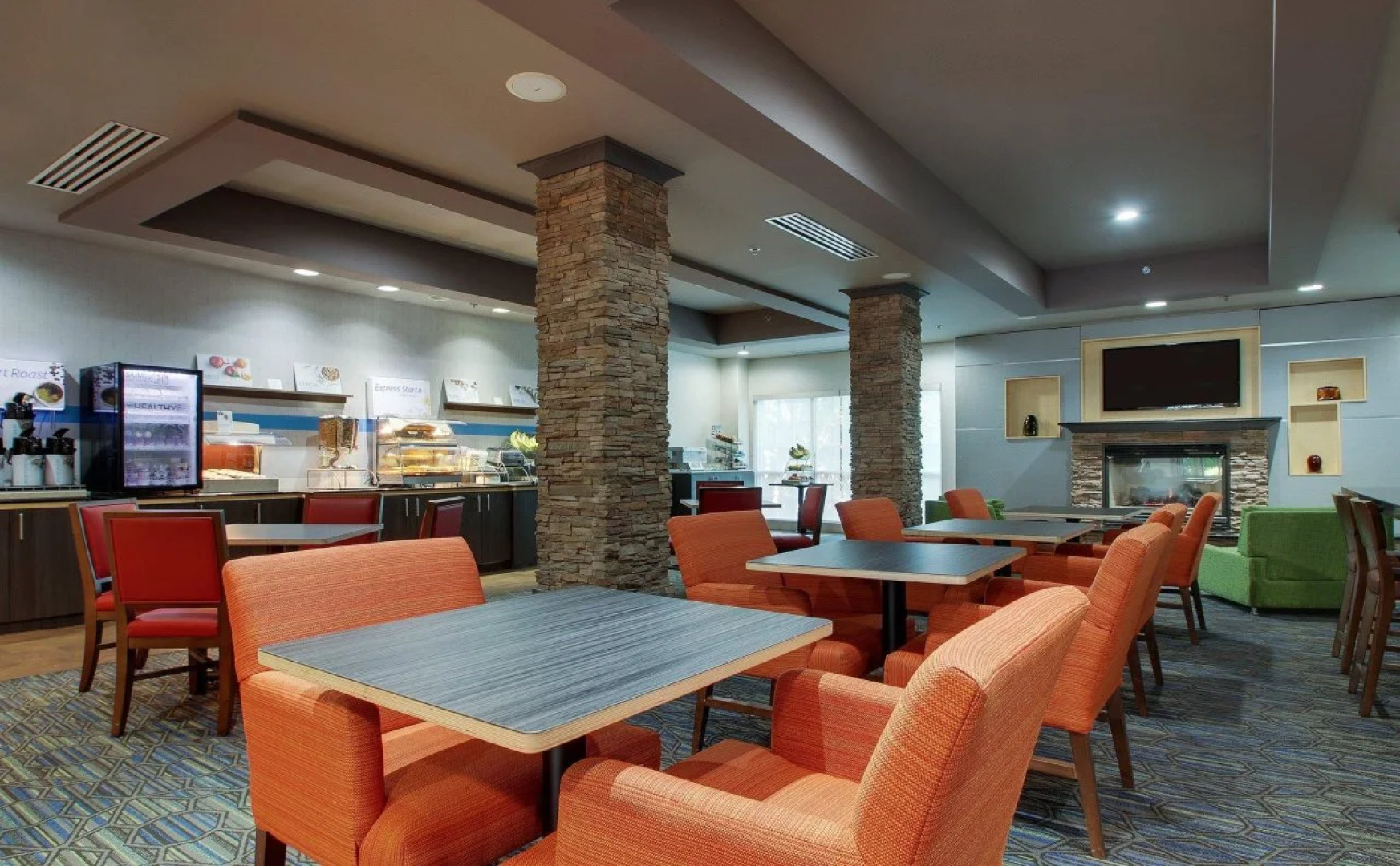 Holiday Inn Express Hotel & Suites Middleboro Raynham by IHG