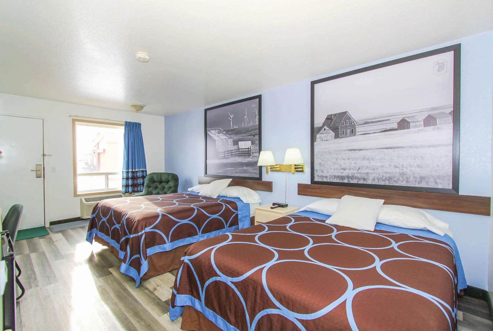 Super 8 by Wyndham Three Hills AB