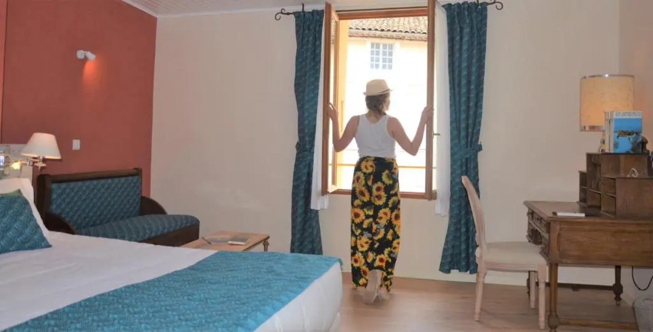 Les Arcades Le Lion Dor