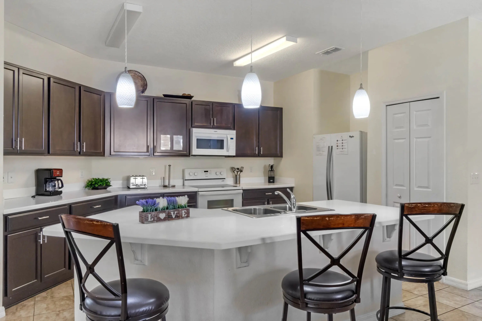 4 Bedrooms / 3 Bathrooms / Crystal Cove (4712 BD), Kissimmee, US