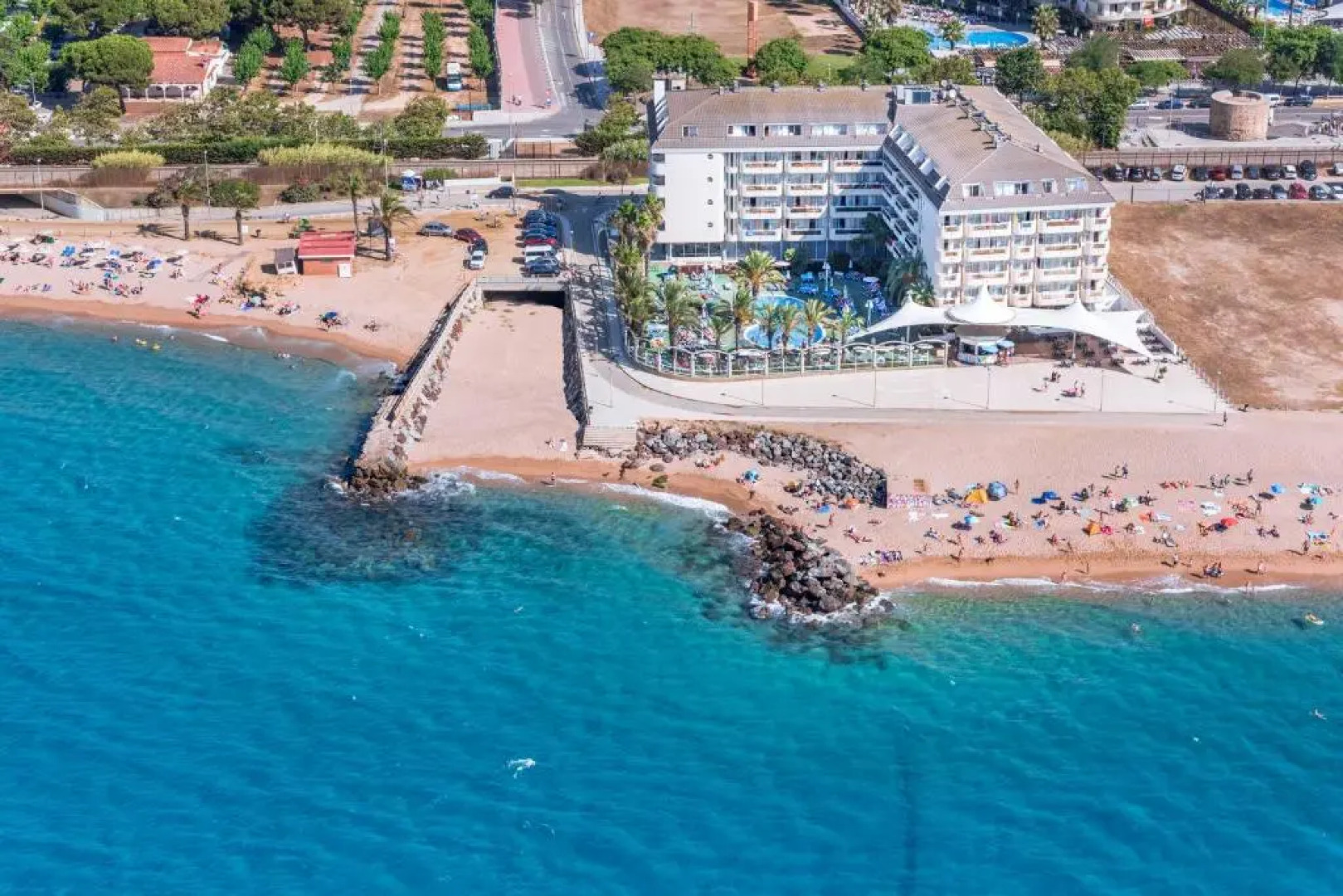 Caprici Beach Hotel & Spa