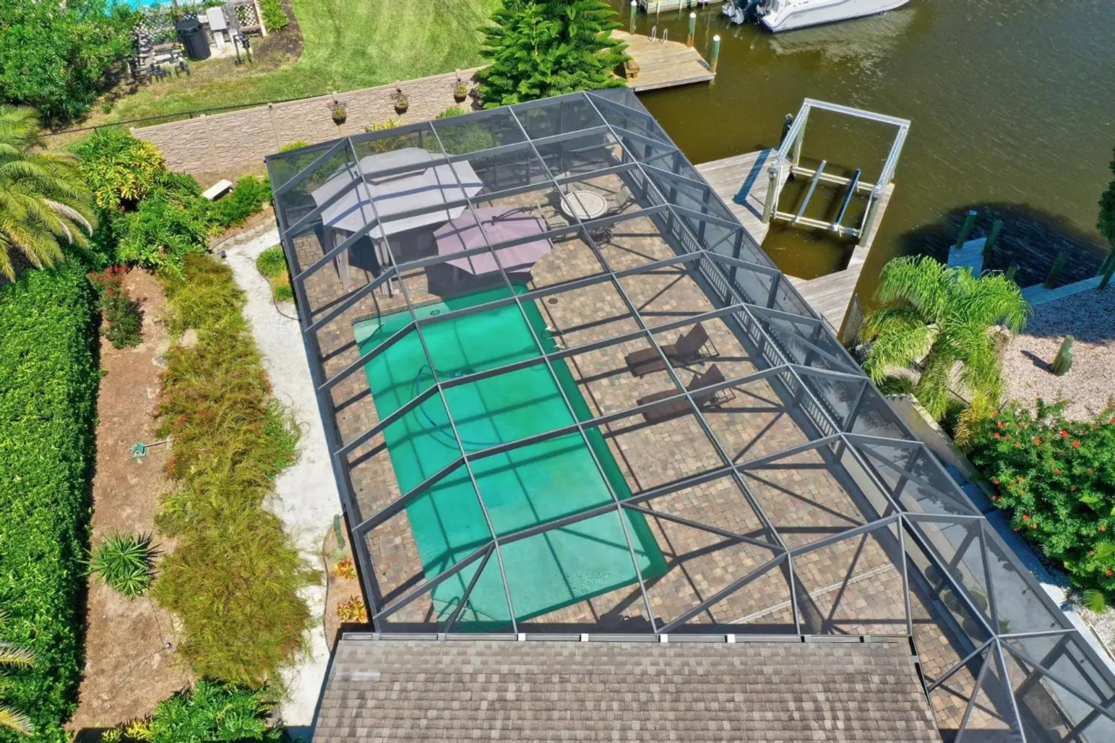 Bahama Haven Saltwater Canal Pool Home w dock and boat lift