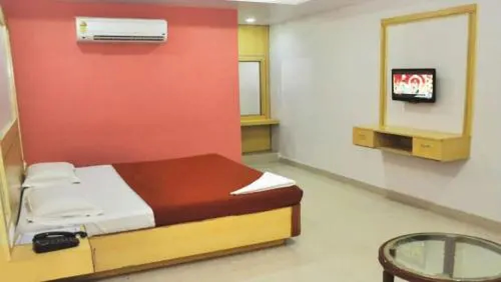 Hotel Mayura A/C