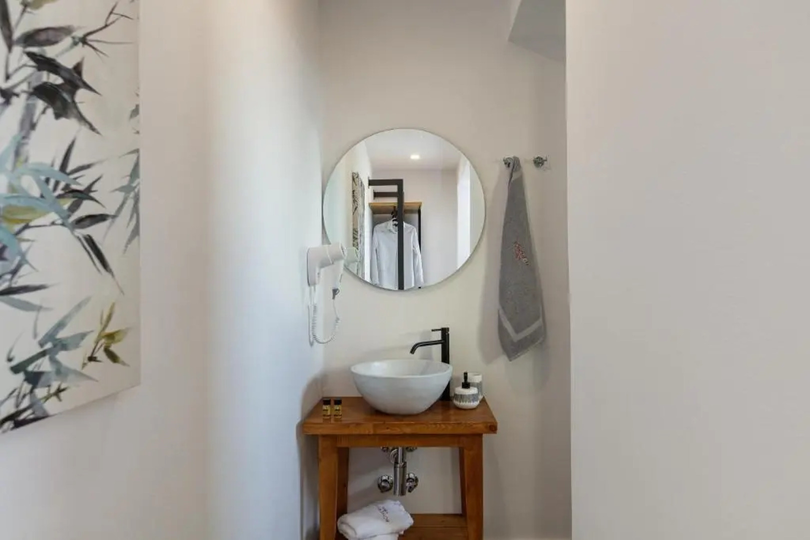 Bohemian Villas with Private Infinity Pool, Jacuzzi & Seaview, 15min from City Center