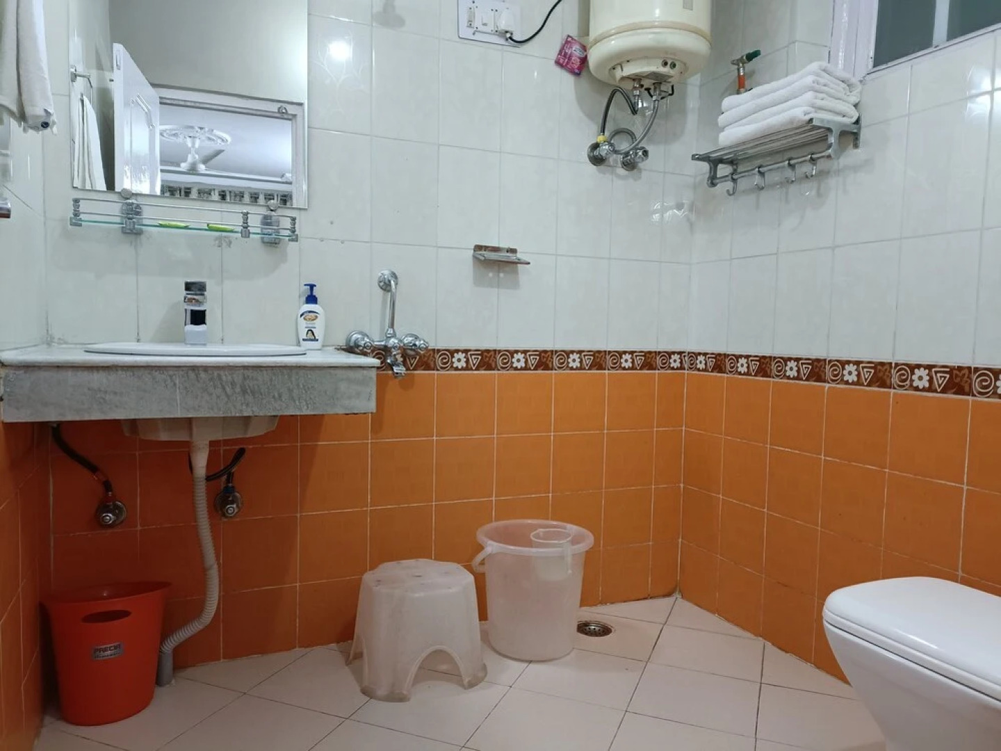 Hotel Snow Crest Inn