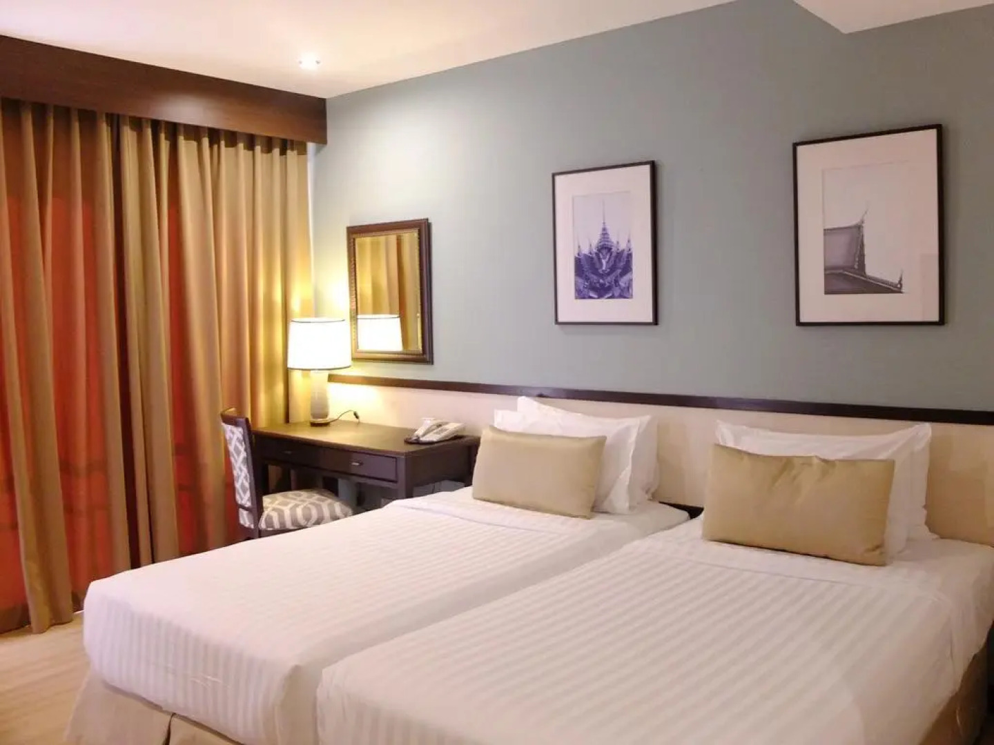 Evergreen Place Siam by UHG