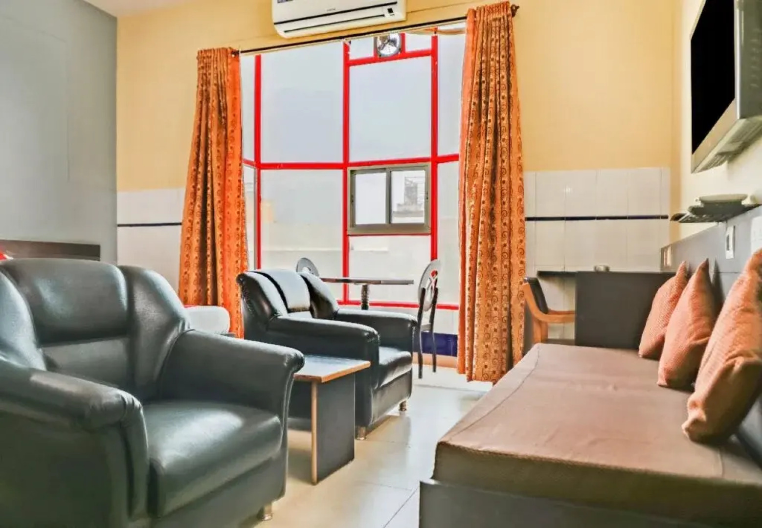 Shanthi Royal by OYO Rooms