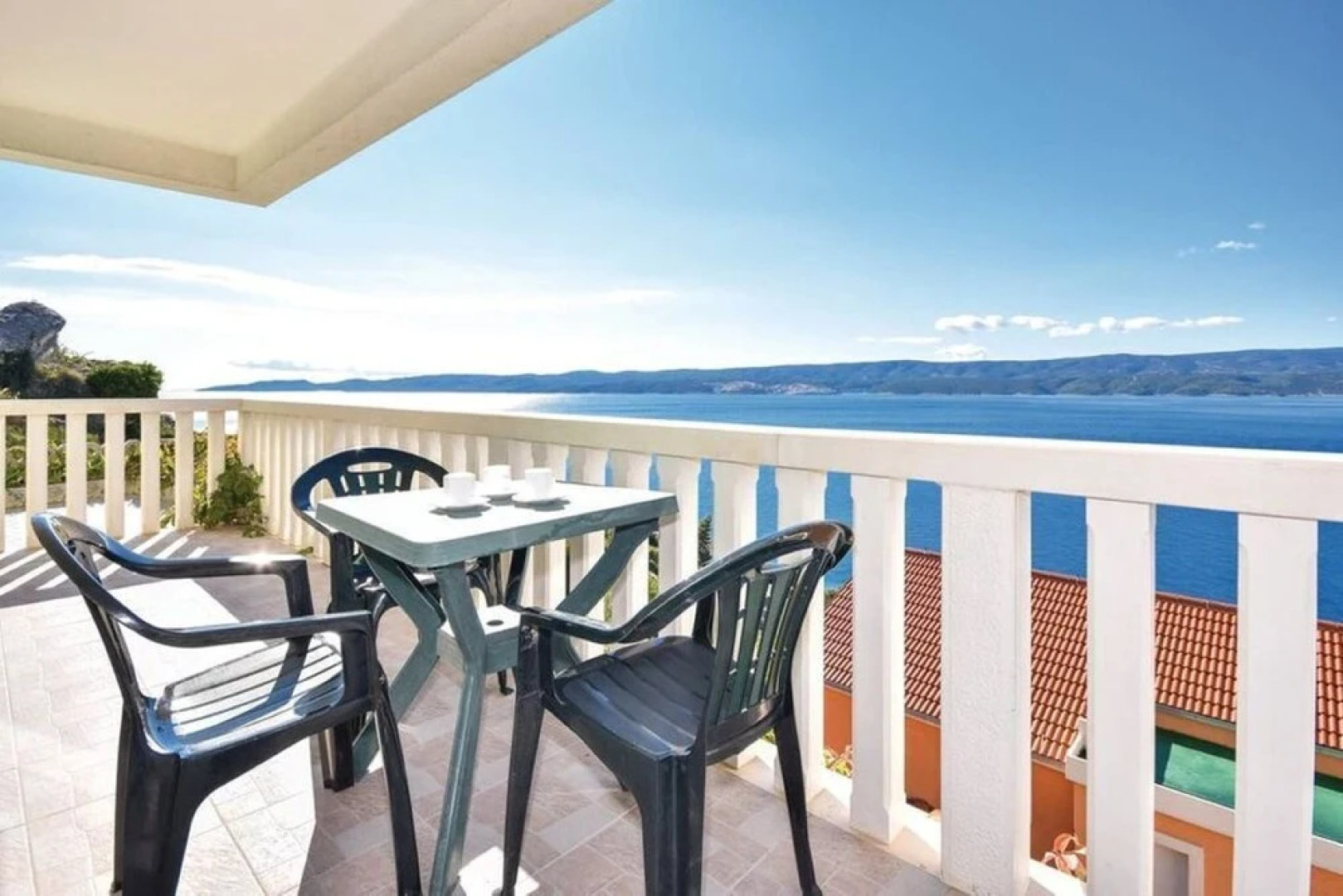 Emilie's House And Apartment