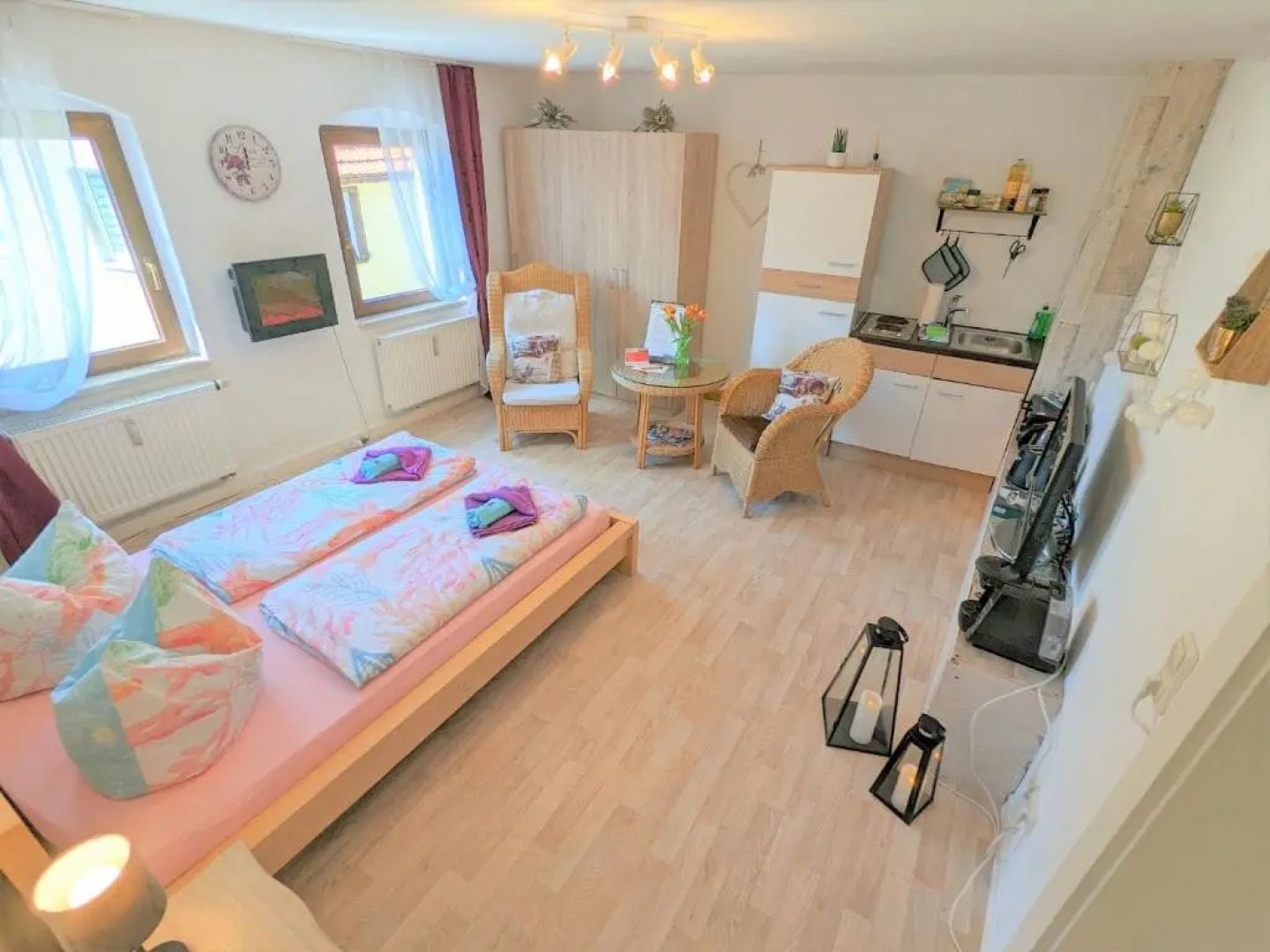 Flussblickwohnung mit Terrasse, Pool, Garten&Sauna - Zi2