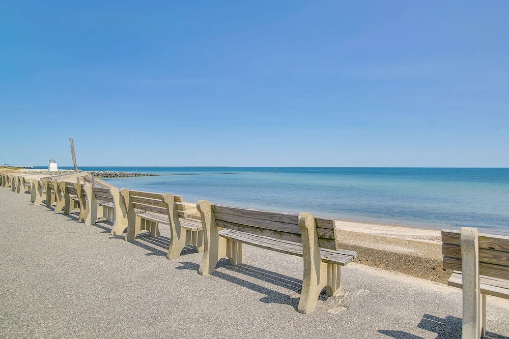 Breezy Oak Bluffs Condo - Steps to Inkwell Beach!