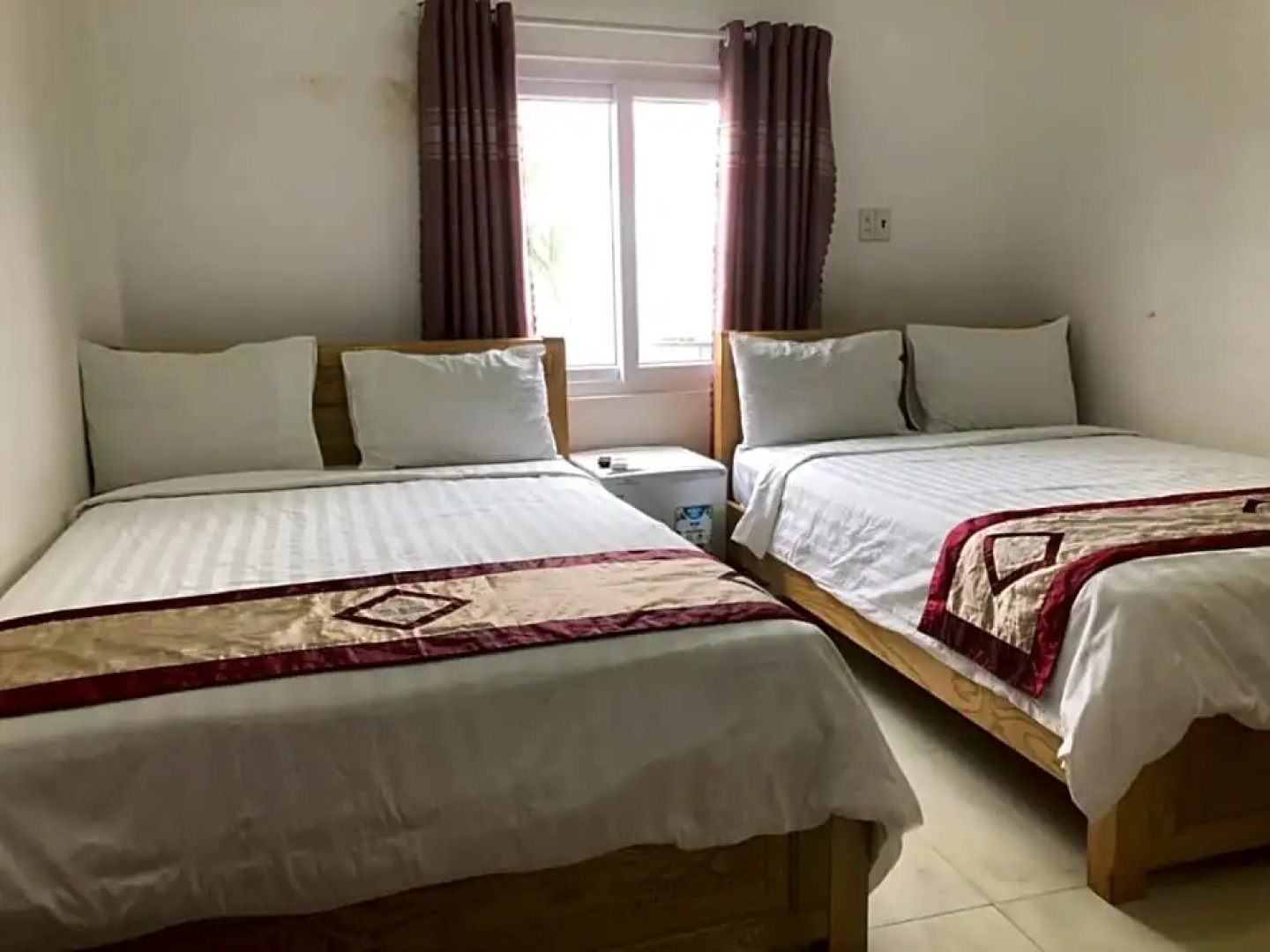 Lê Tùng Hotel - Vạn Giã