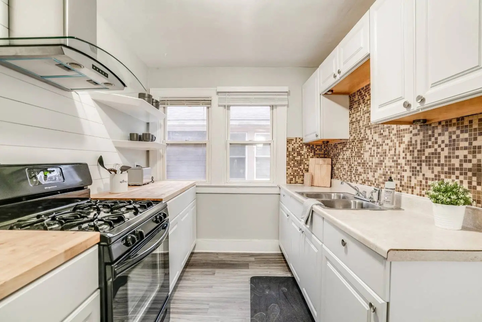 Cozy and comfortable apartment /15 minutes to down town