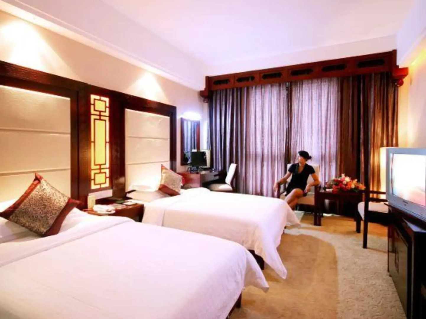 Jinxiu Phoenix International Hotel