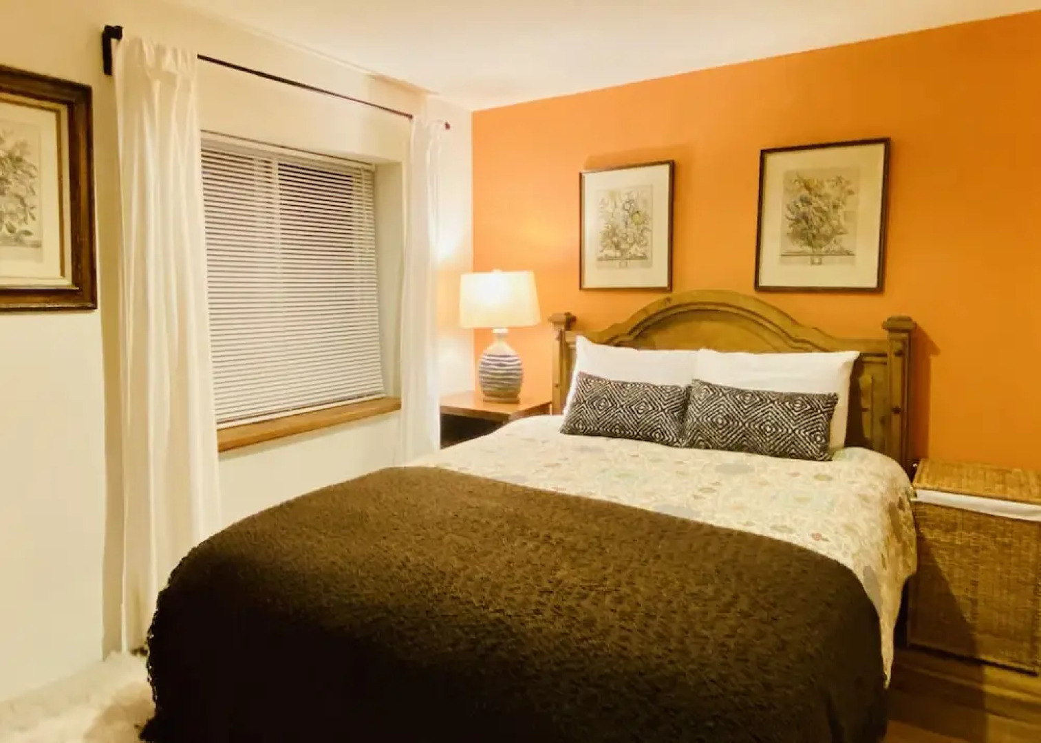 Lilac Cabin Family-friendly Highspeed Wi-fi 3 Bedroom Home by RedAwning