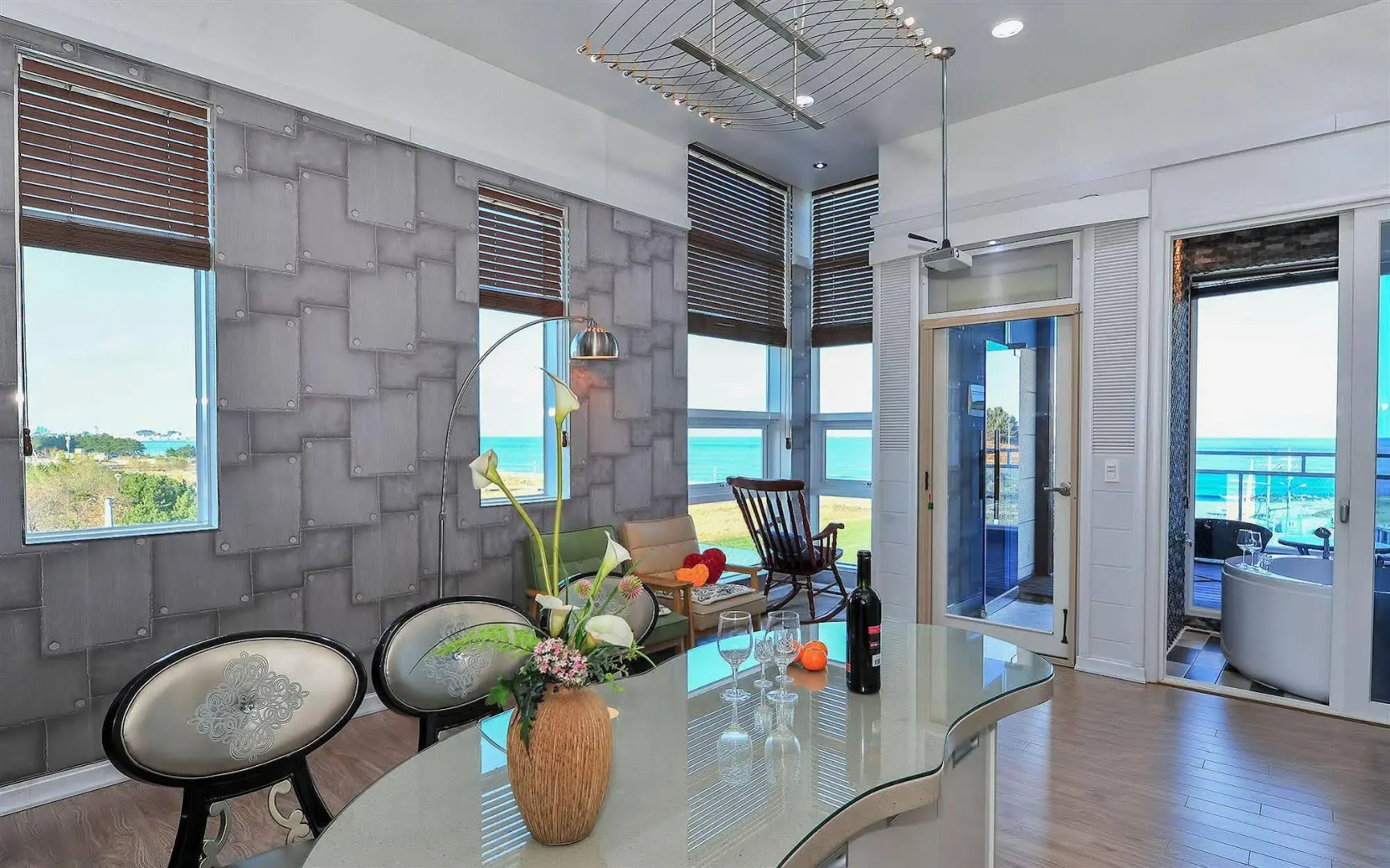 Sokcho Esher House Pension