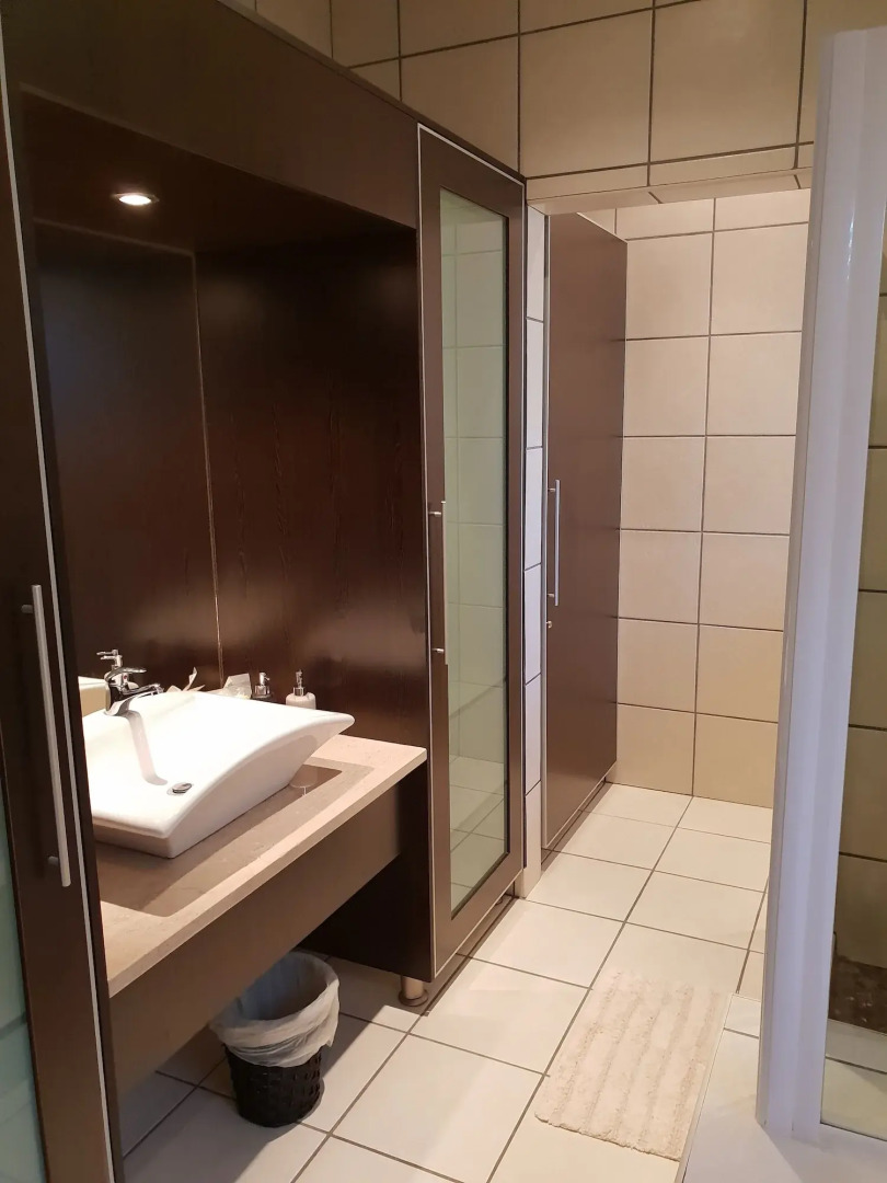 Oasis Shanti Backpackers