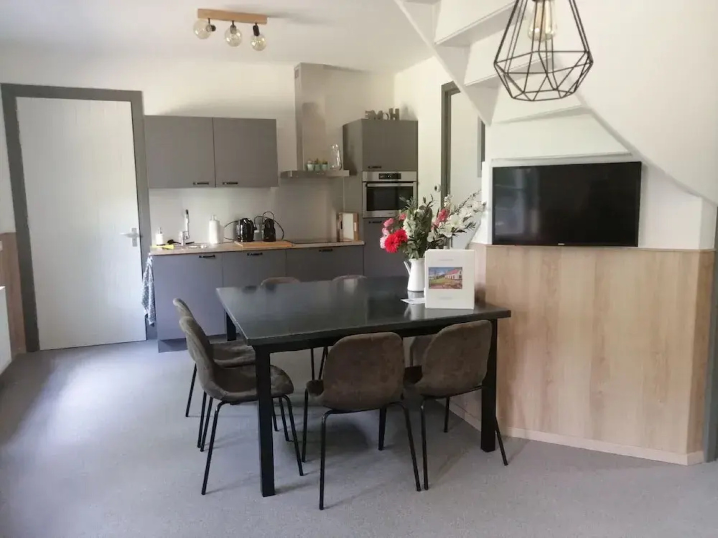 Alluring Holiday Home in Erp Near Forest