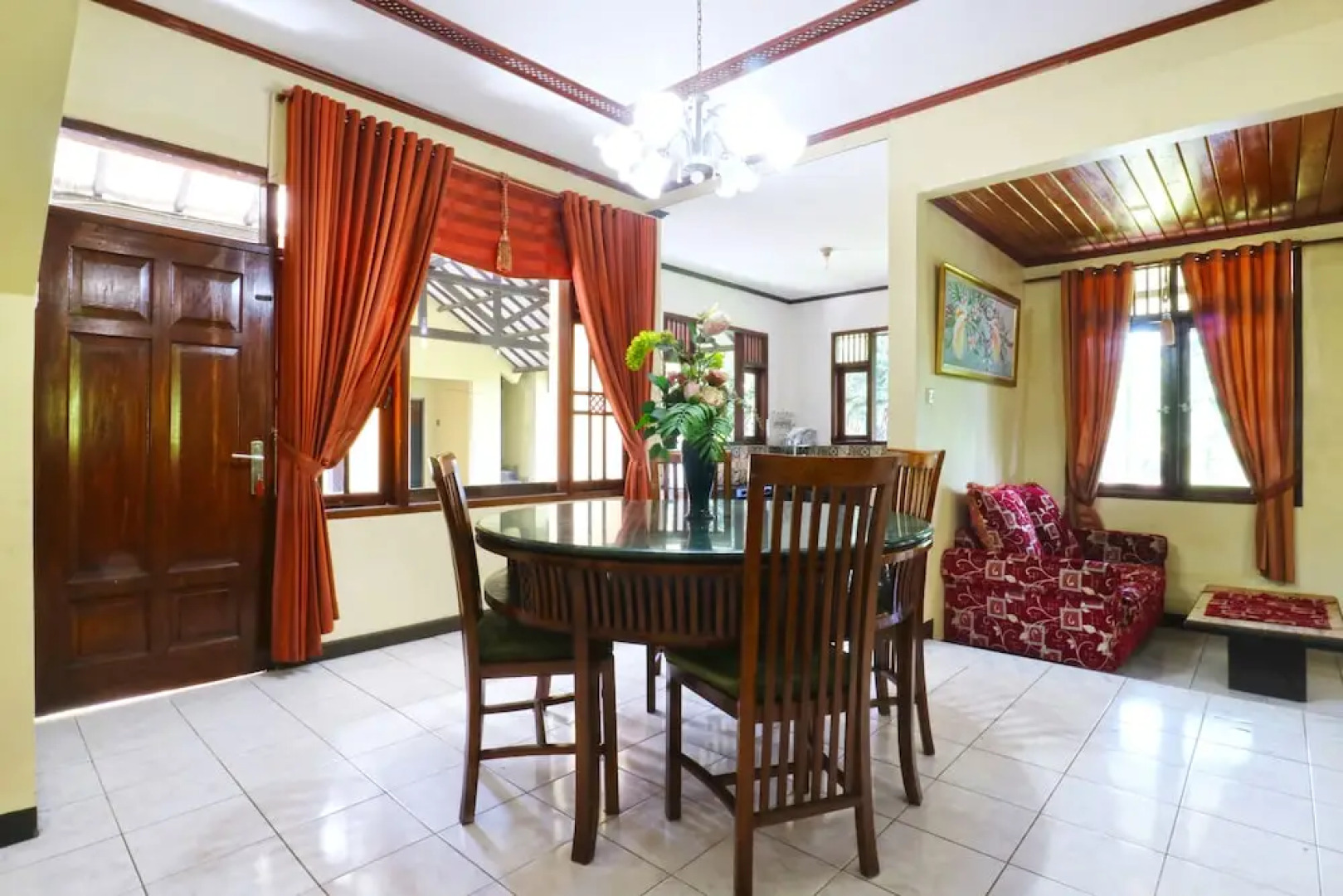 Villa Aquarius Orange