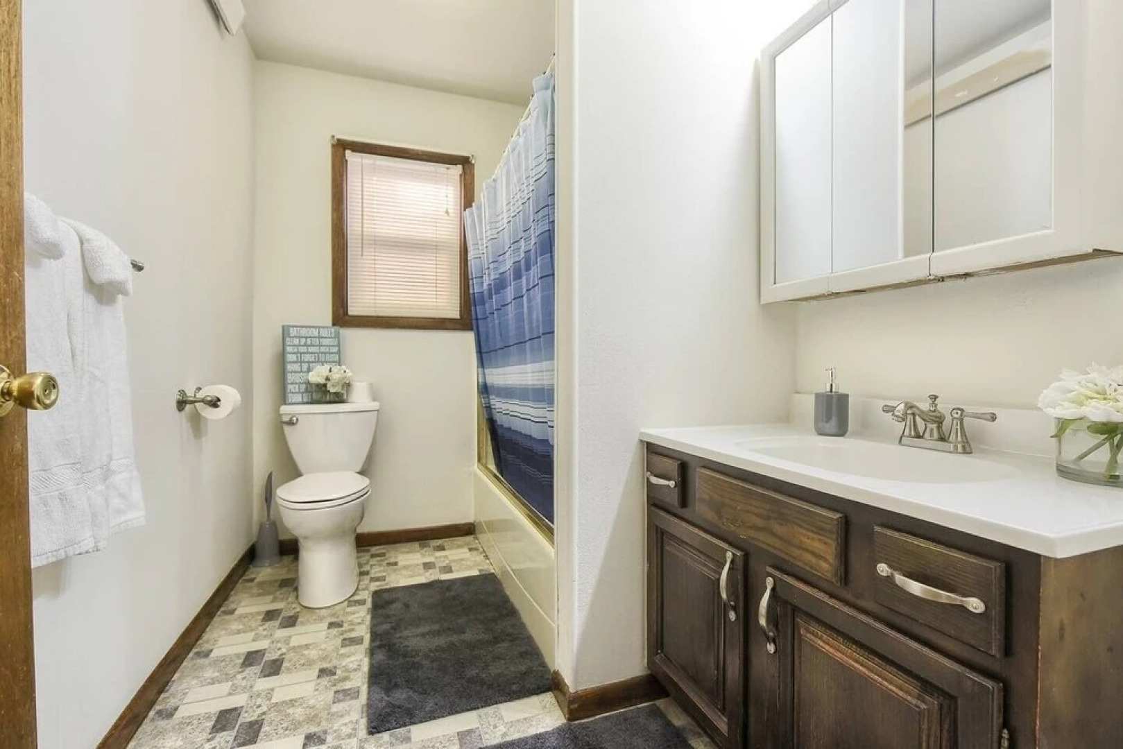 Downtown Charm: Ideal Retreat Near Main Street 3 Bedroom Home by RedAwning