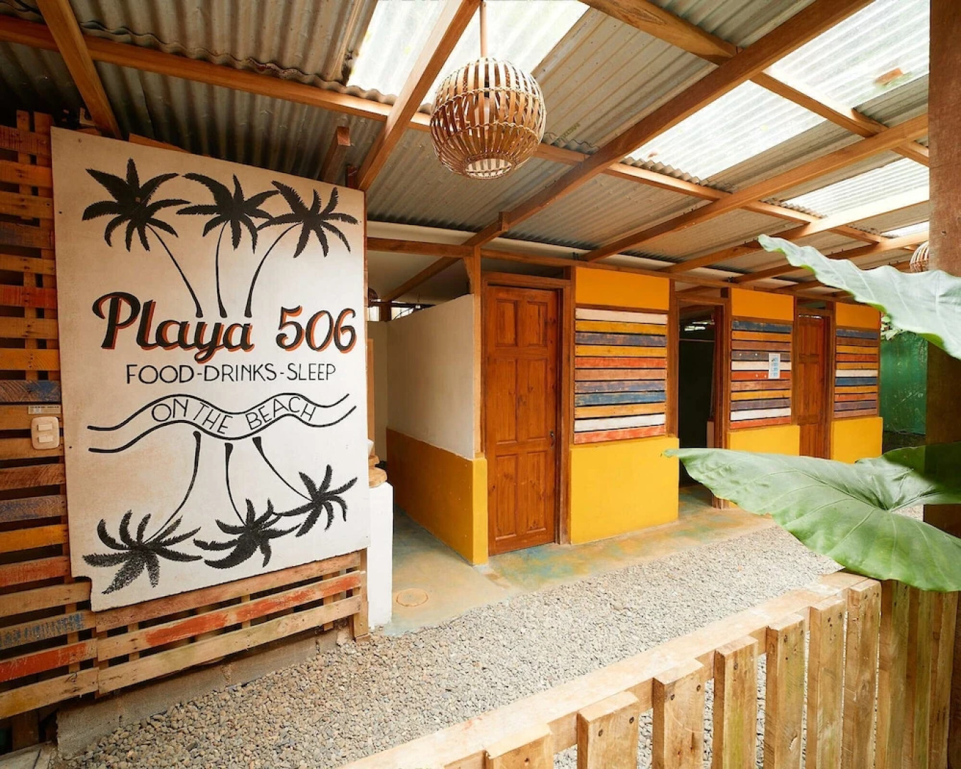 Playa 506 Beachfront Hostel