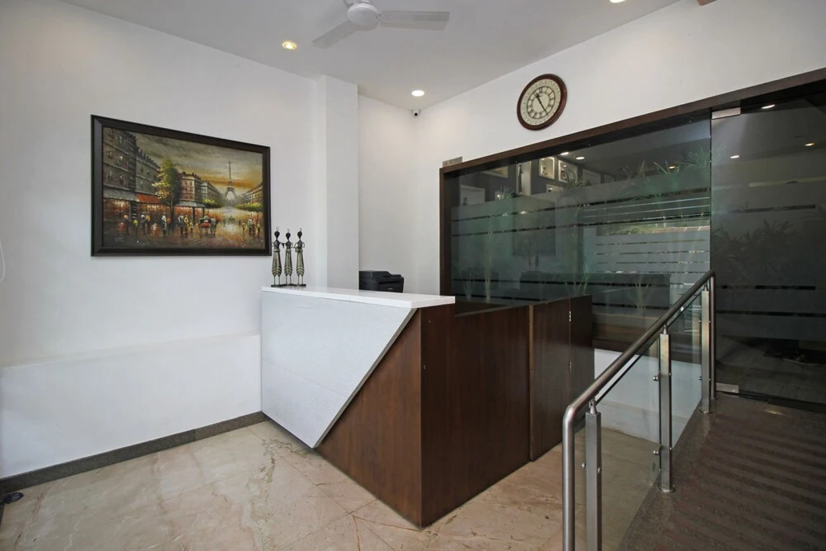 OYO 3422 Hotel Golden Berry