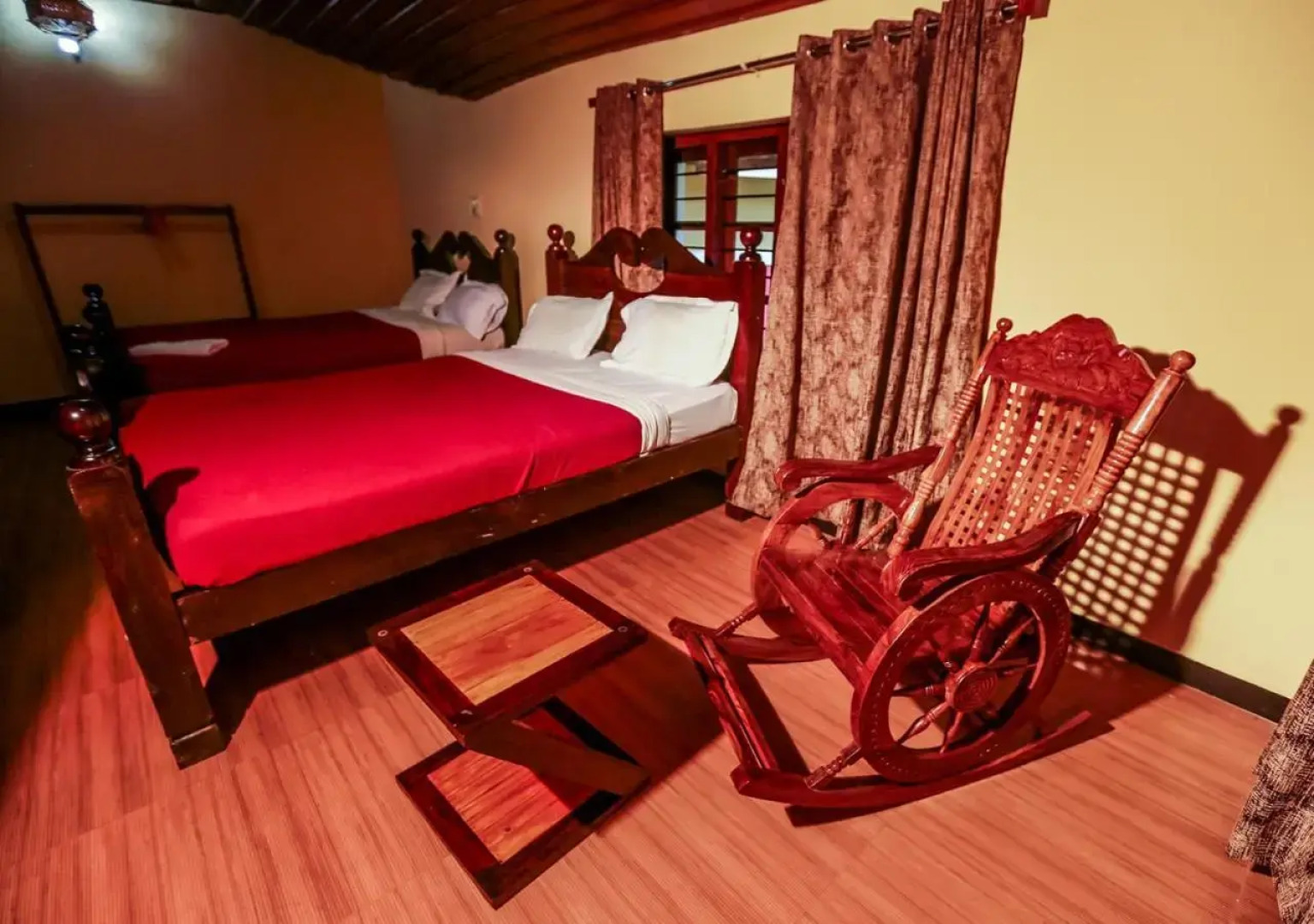 Chandragiri Bungalow by VOYE HOMES