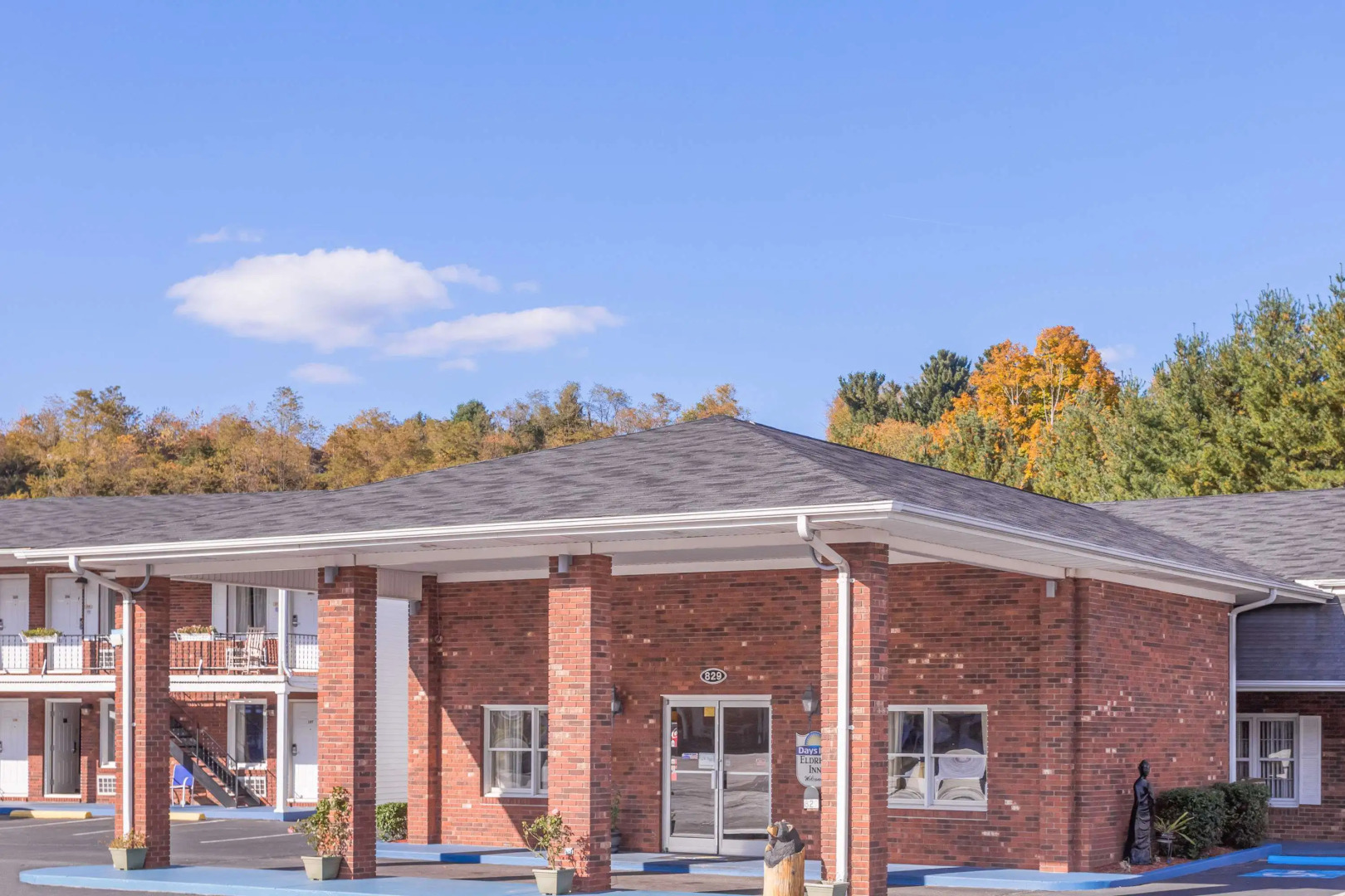 Days Inn by Wyndham West Jefferson