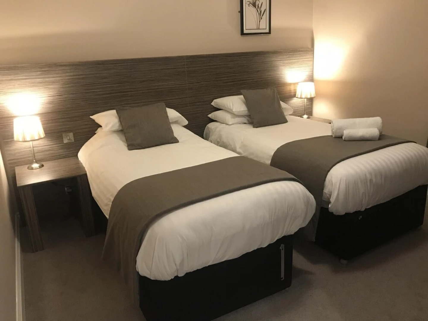 The Three Horseshoes