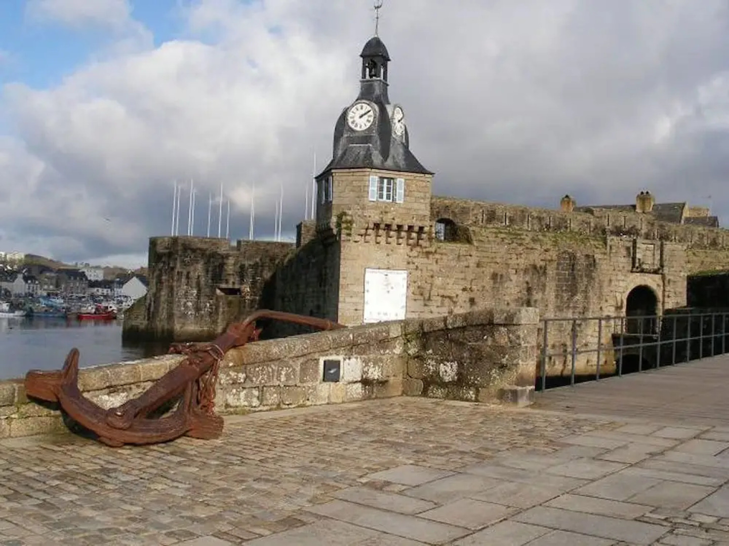 Charming House Located 2 km From the Village of Plozévet